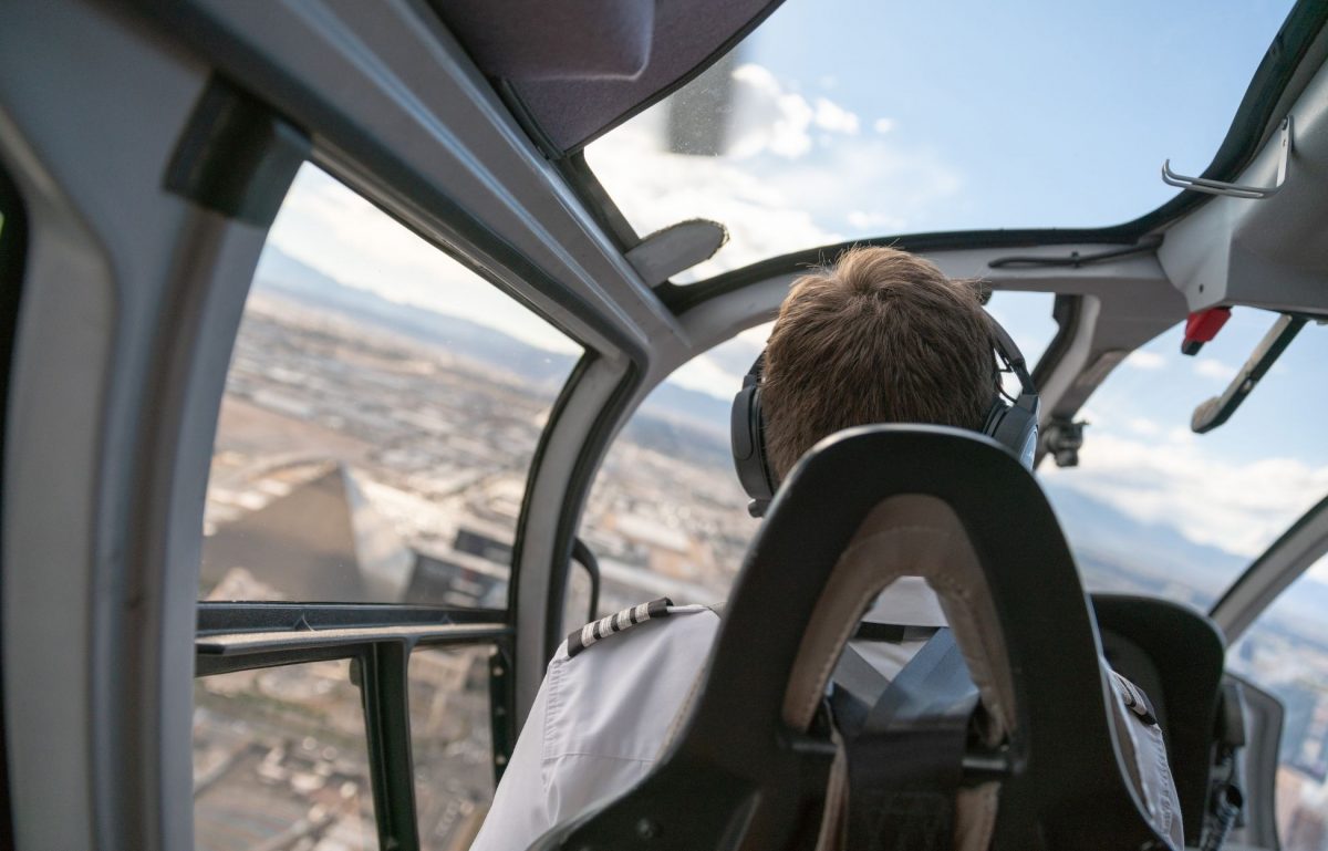 Should You Become a Helicopter or an Airplane Pilot?
