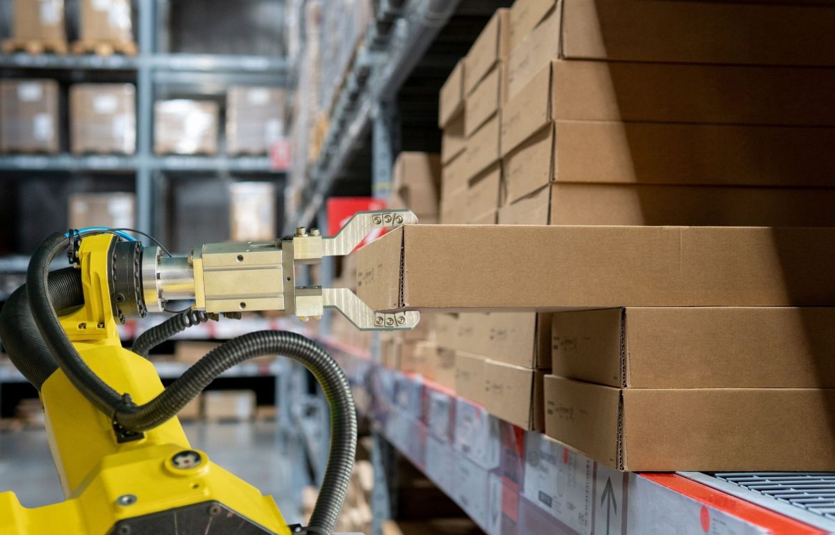 The Cost-Saving Benefits of Warehouse Automation