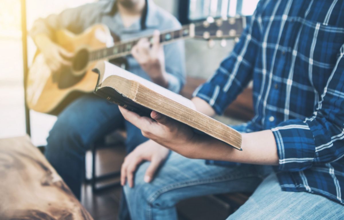 How Hymns Teach Spiritual Lessons in Worship